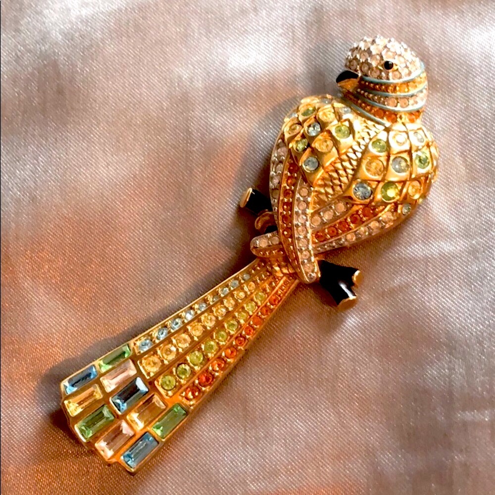 VINTAGE - RARE FIND! Beautiful BROOCH / PIN